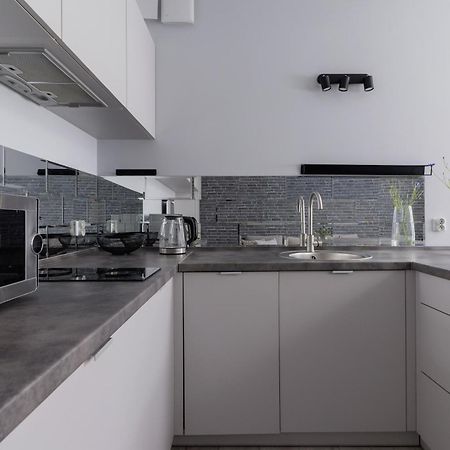 One Bedroom Apartment With A Balcony - Dietla 109 Street Krakow Bagian luar foto