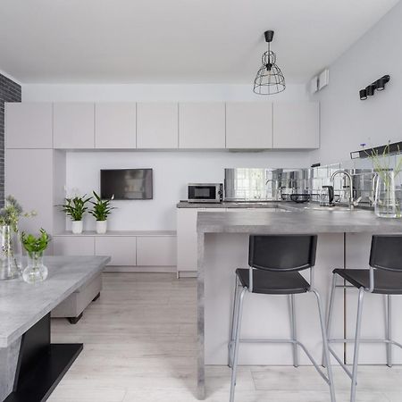 One Bedroom Apartment With A Balcony - Dietla 109 Street Krakow Bagian luar foto