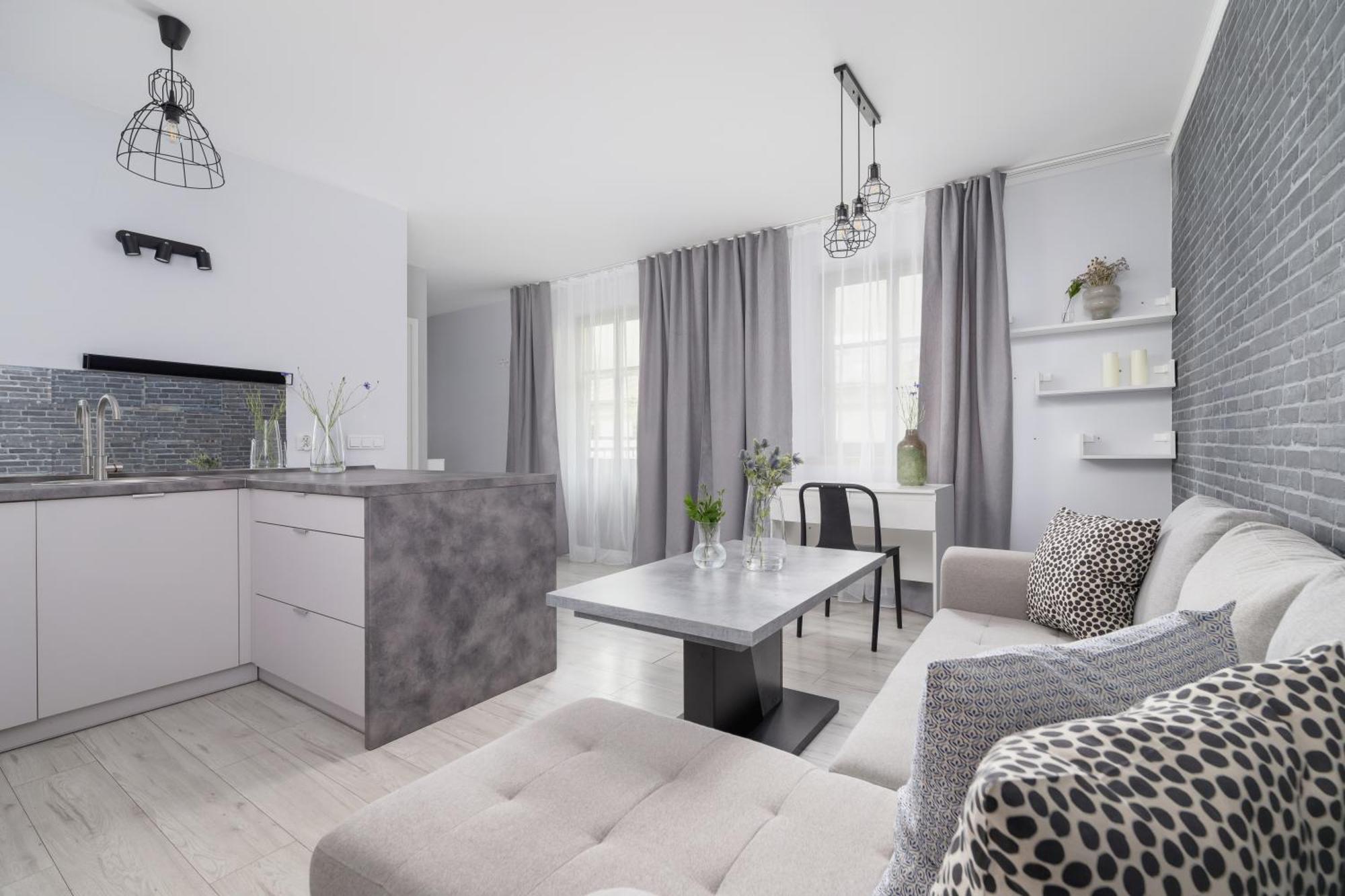 One Bedroom Apartment With A Balcony - Dietla 109 Street Krakow Bagian luar foto